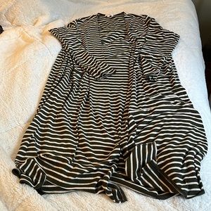 Lularoe Sarah cardigan with pockets